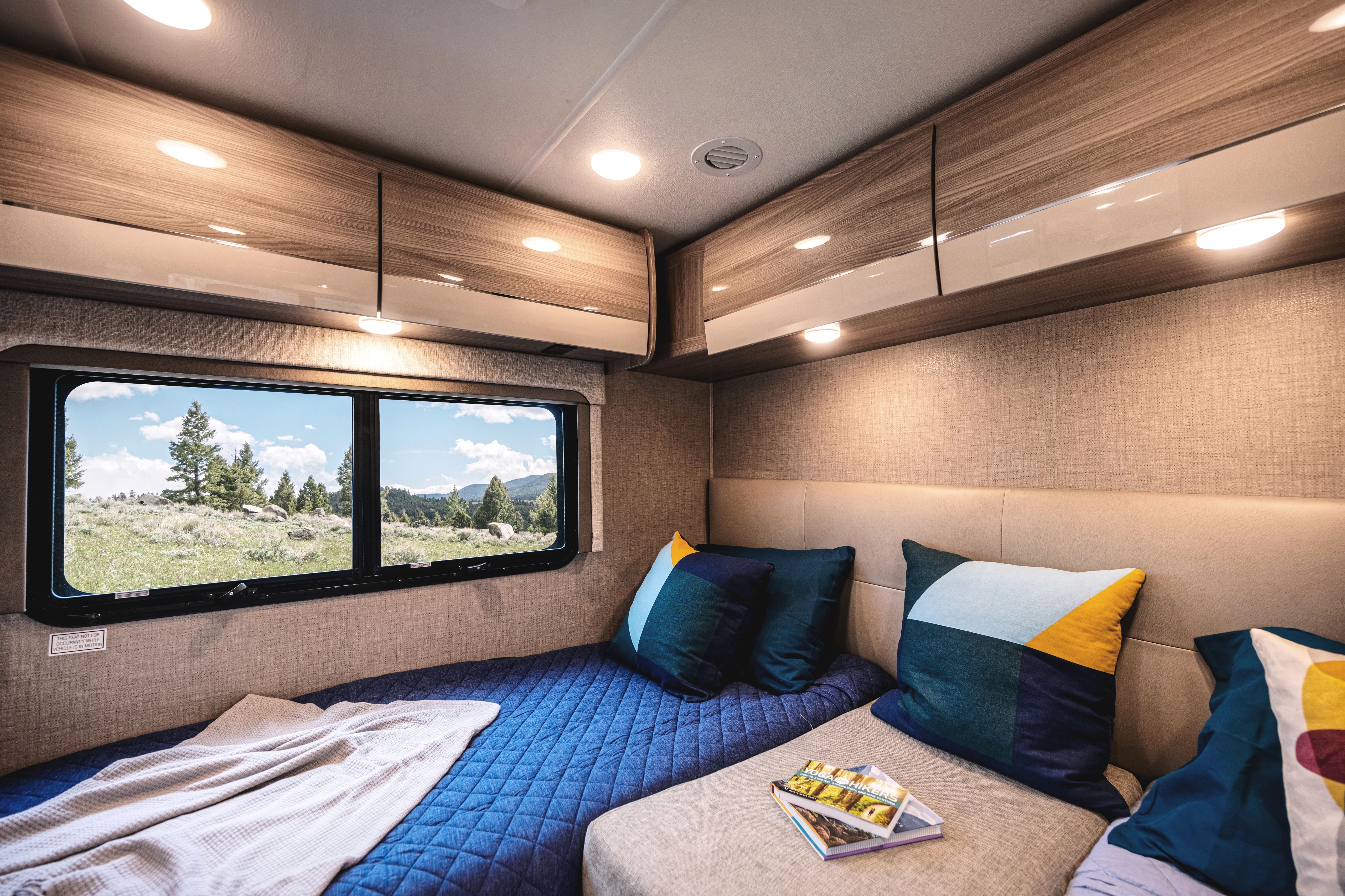 Thor Motor Coach Compass 