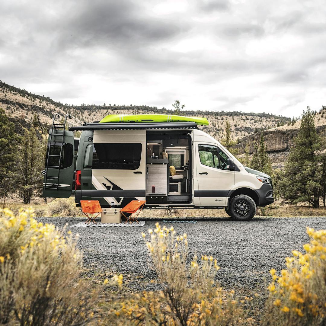 Class B Camper Van Features - THOR Industries