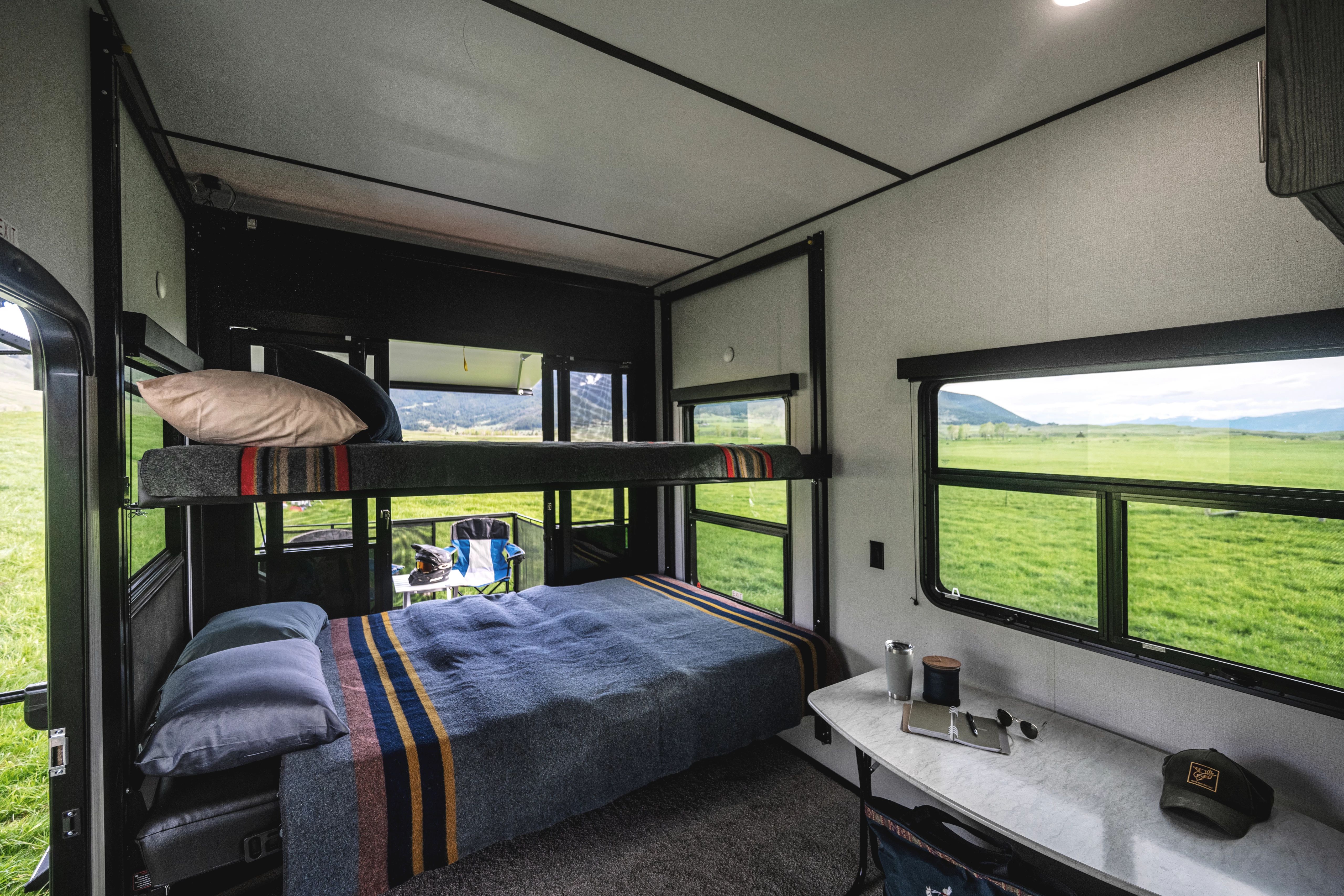 Keystone Fuzion garage bunk beds 