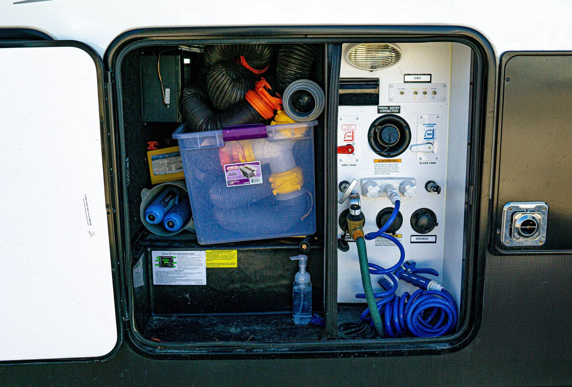 A look at how Samantha and Blake organize the hoses in their Dutchmen Voltage.