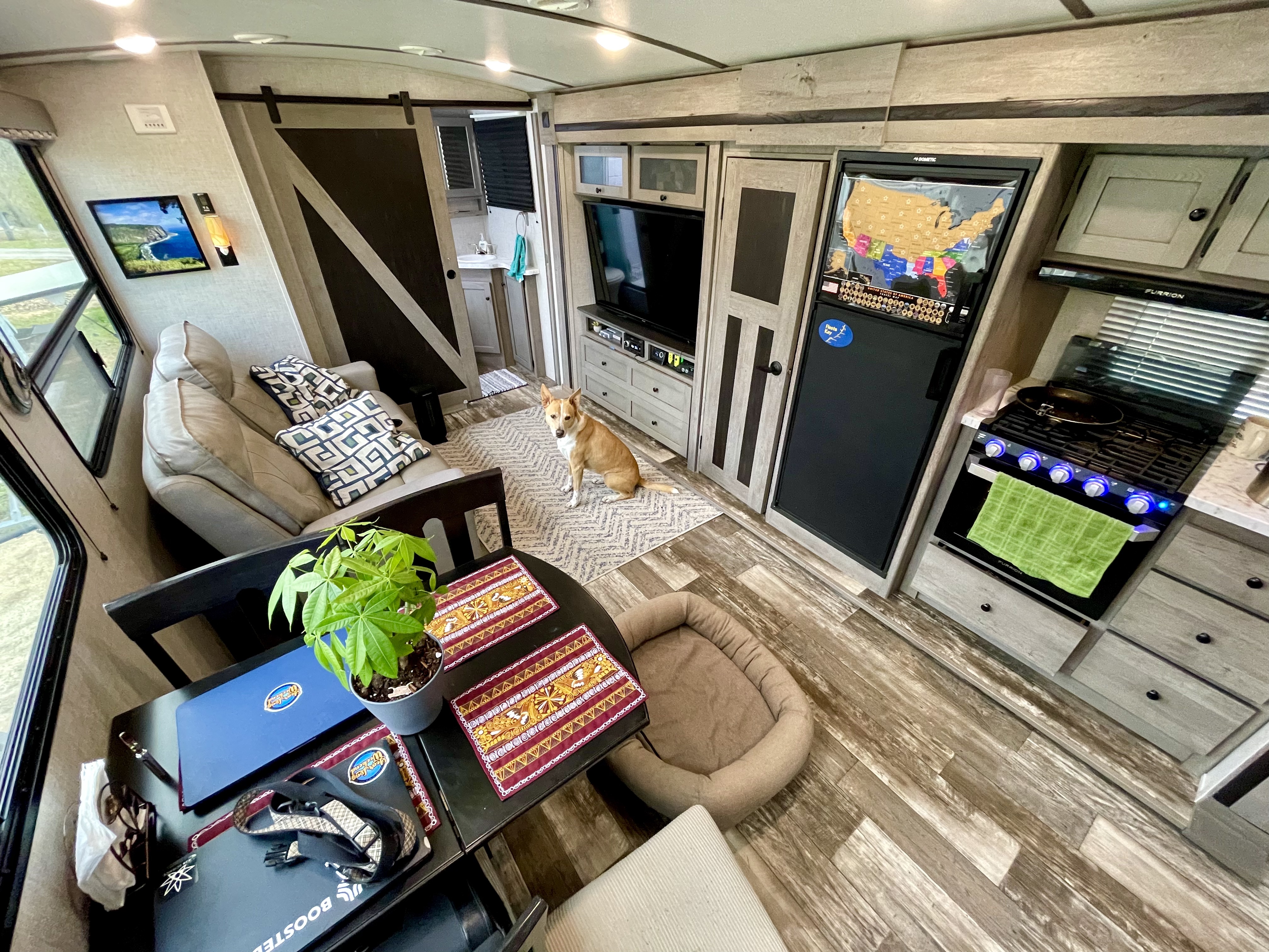 The inside of Giancarlo's Keystone Outback