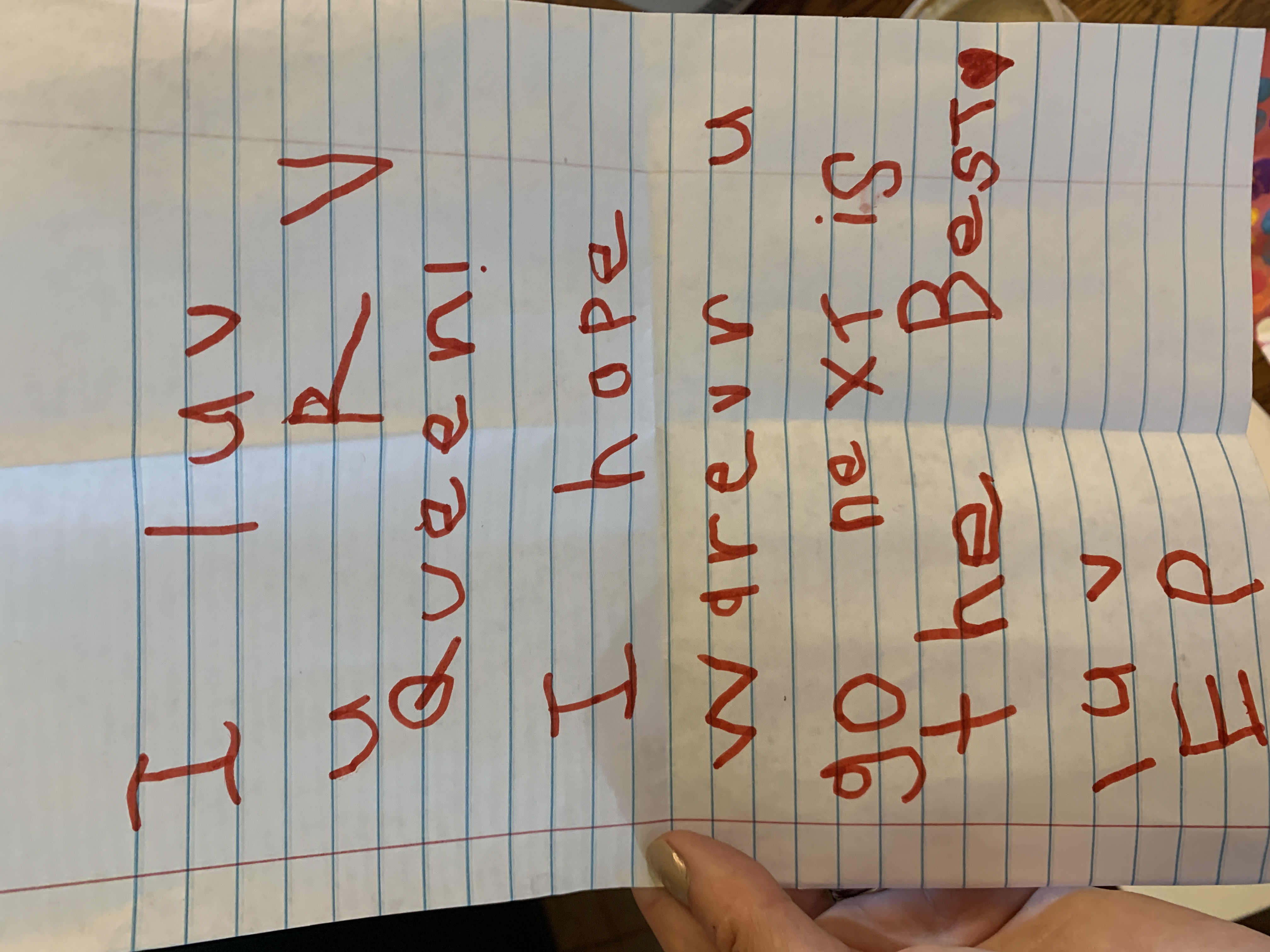 A note that reads "I love you, RV queen! I hope wherever you go next is the best. Love, El"