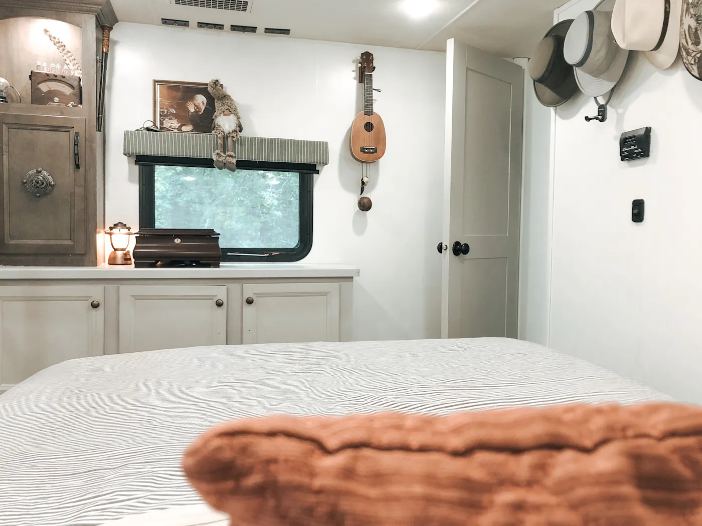 The master bedroom of the JC & BÄRBEL BARRINGER family's 2018 KZ Durango Gold fifth wheel