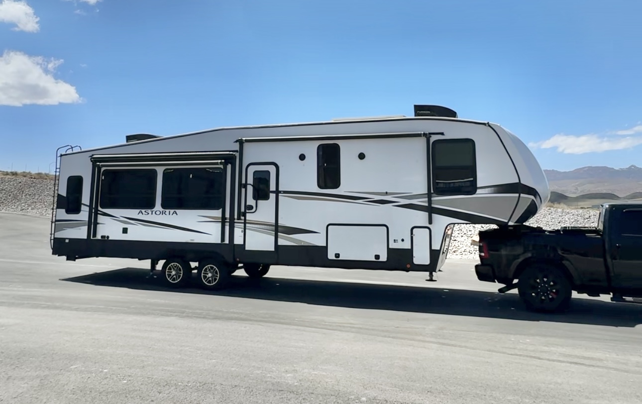 Bailey and Nicole Damberg's Dutchmen Astoria 3173RLP.