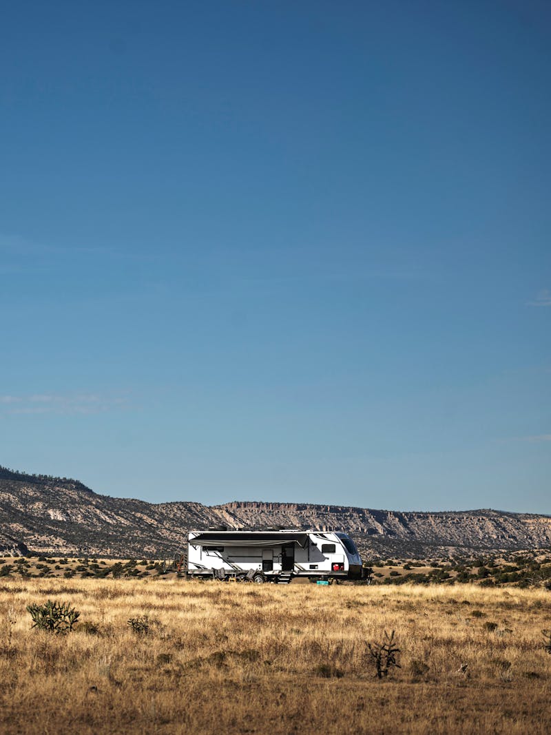 A Jayco Pinnacle fifth wheel boondocking in the desert.