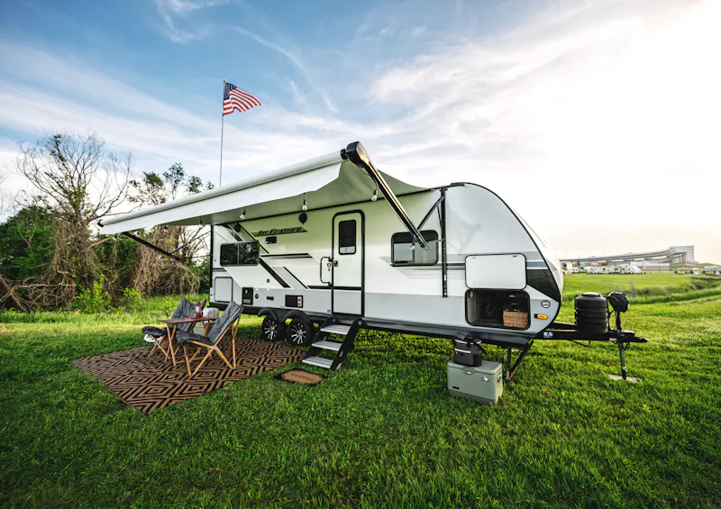 Basic Rvs User-Friendly Best RVs for Beginners - THOR Industries