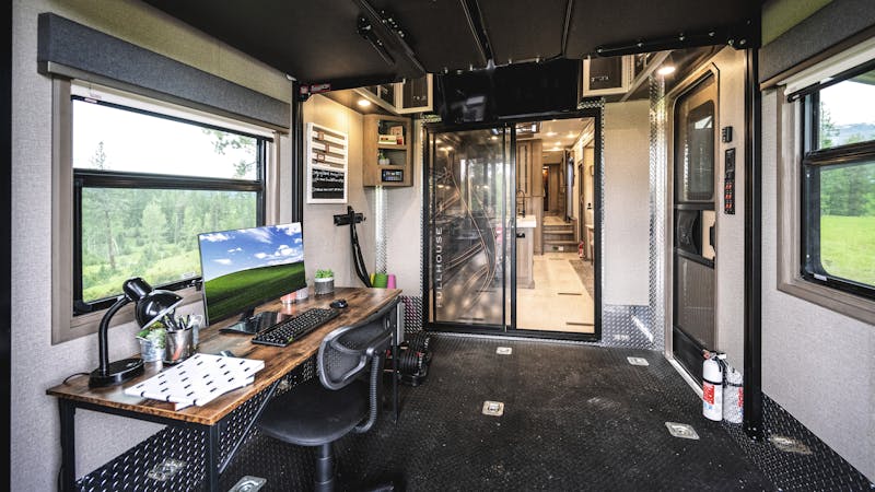 The Best RVs for Remote Work - THOR Industries The Best RVs for Remote Work - THOR Industries