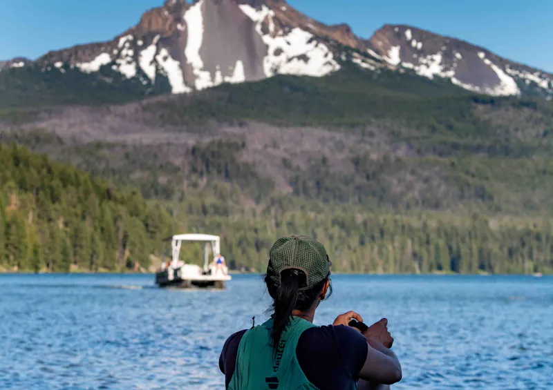Dani Reyes-Acosta looking at Mt. Thielsen in Umpqua National Forest.