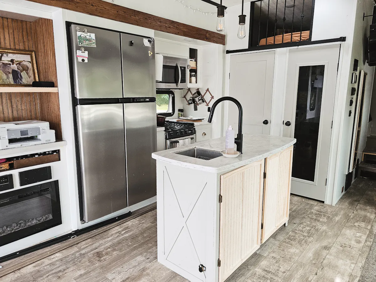 The spacious kitchen island inside Bibi Barringer's KZ Durango Gold fifth wheel.