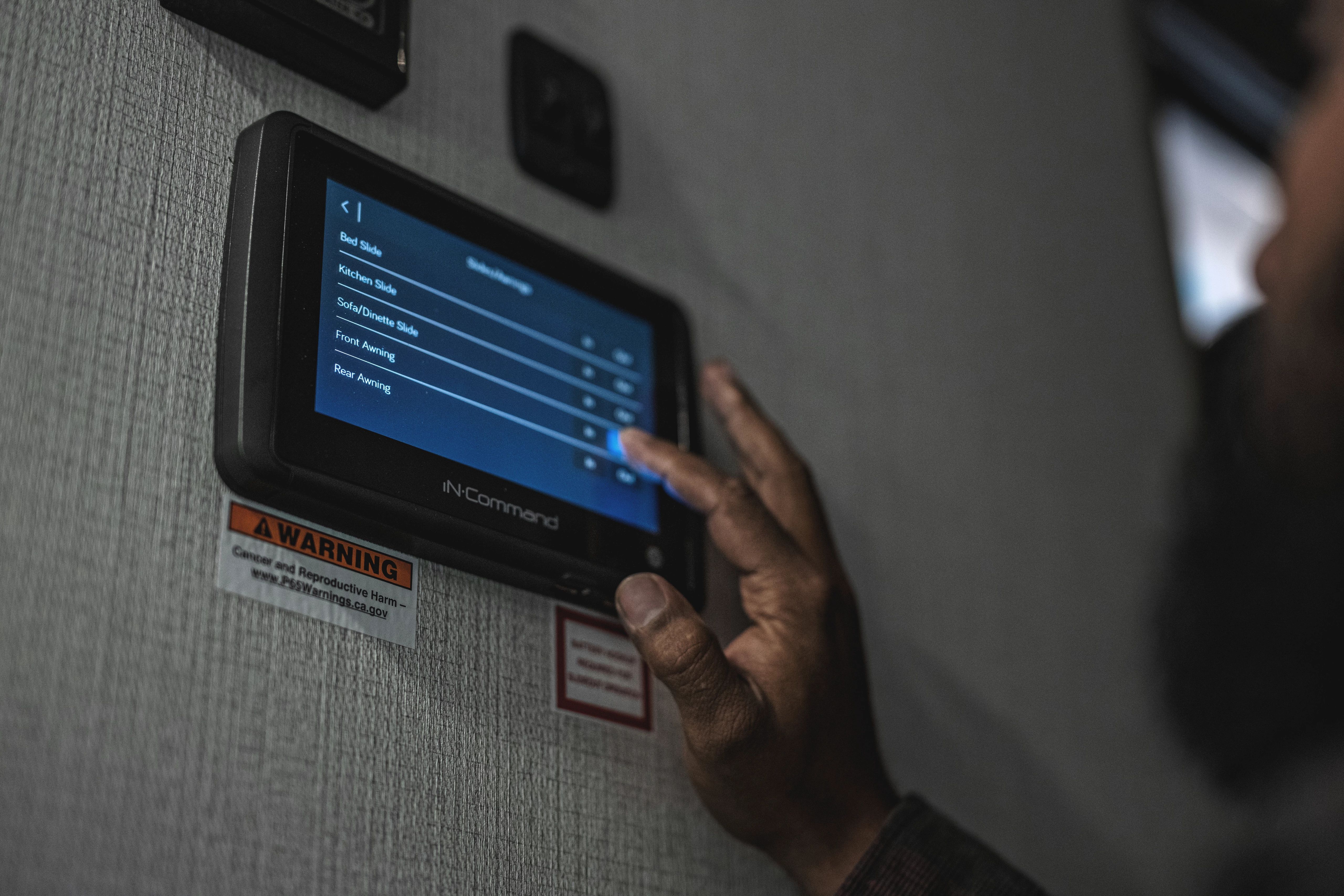 A control system for a fifth wheel rv 