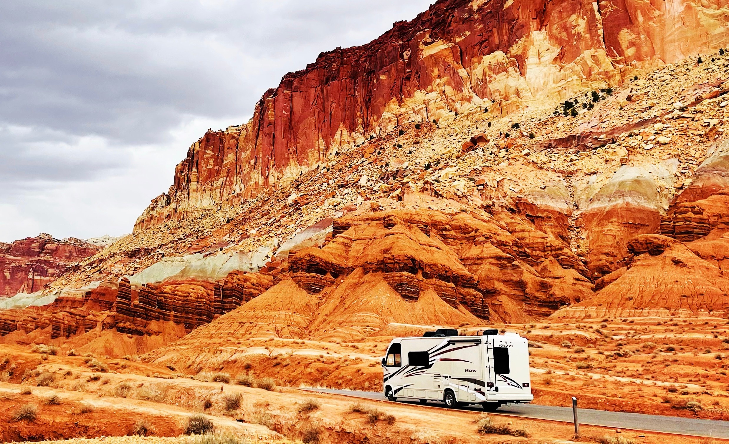 Brenda Huynh & Tiger Doan's Thor Motor Coach Vegas driving down the road